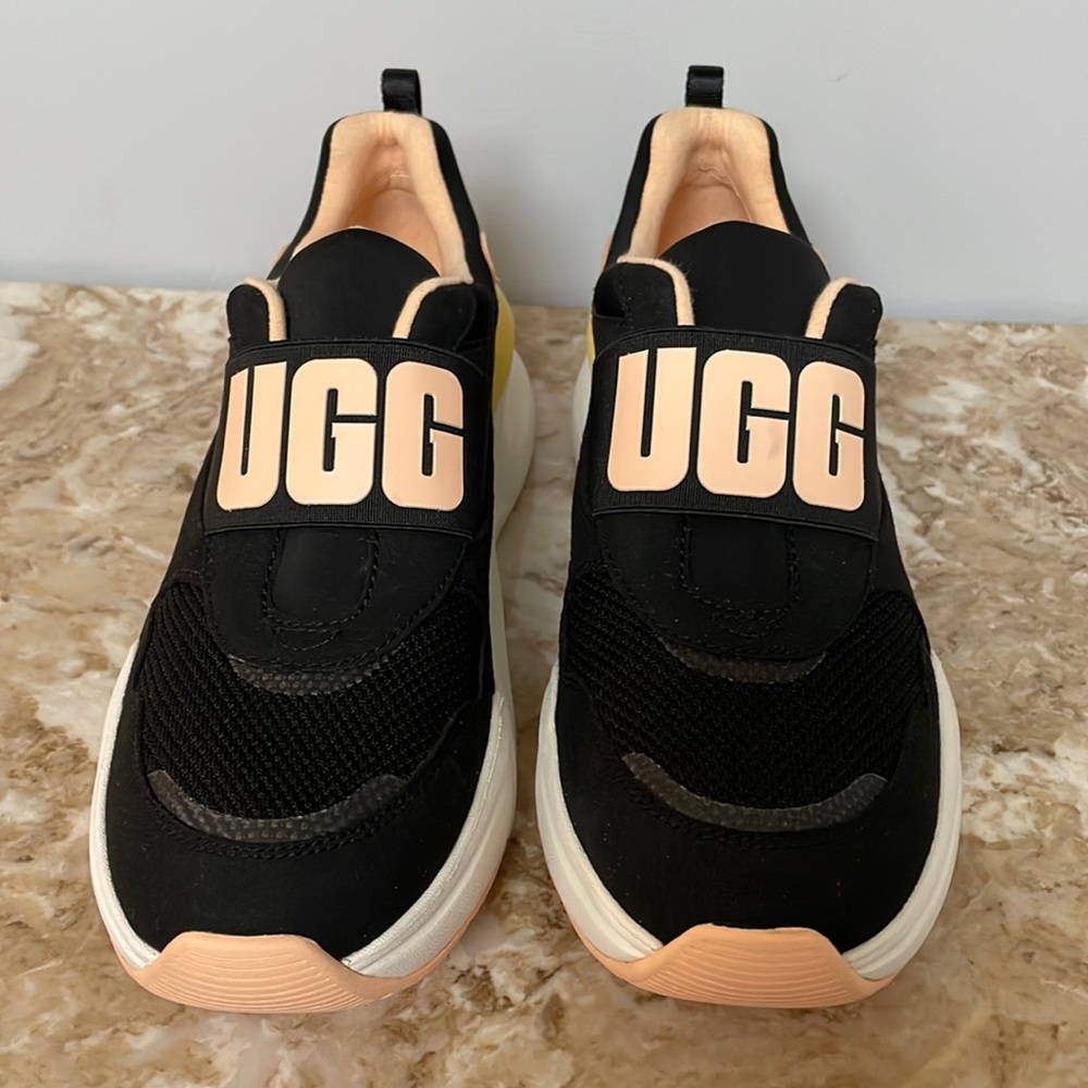 NWT UGG Women's La Flex Sneaker.